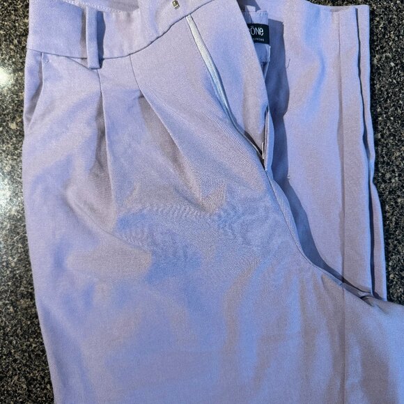 Simon's Lavendar Pleated Pants - Picture 3 of 4